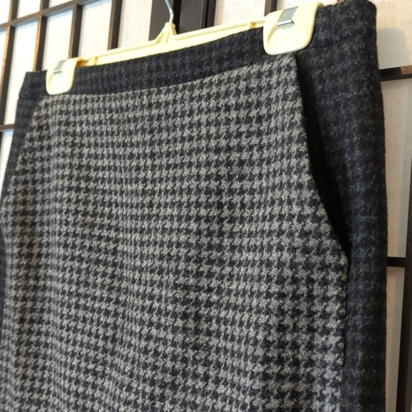 2/40 Wool houndstooth J Crew skirt - Picture 4 of 10